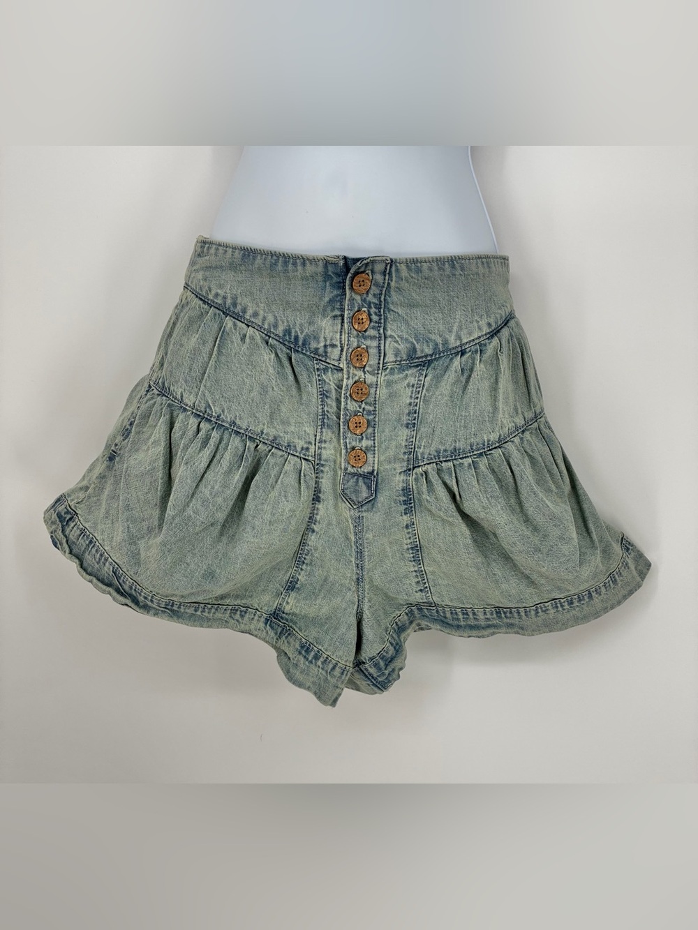 We The Free Free People Fleur Tiered Button Front Denim Shorts NWT M